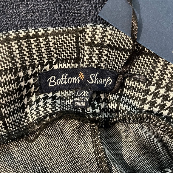 🆕Bottom Sharp black and white size L-XL Straight legged pants. NWT. - Picture 11 of 13